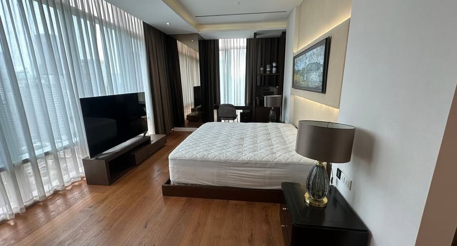 For sale 3 bedrooms condo in Pathum Wan, Bangkok
