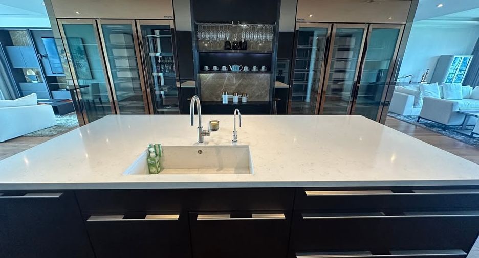 For sale 3 bedrooms condo in Pathum Wan, Bangkok