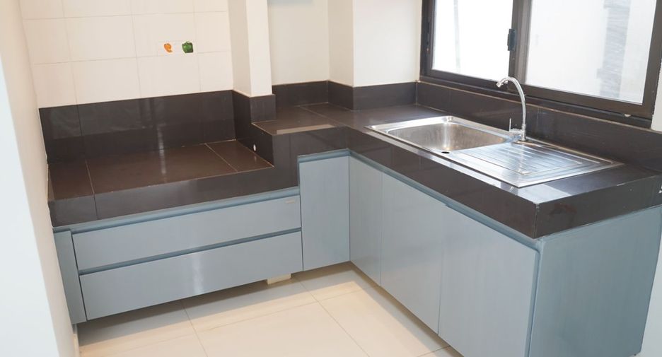 For sale 3 bedrooms townhouse in Khan Na Yao, Bangkok