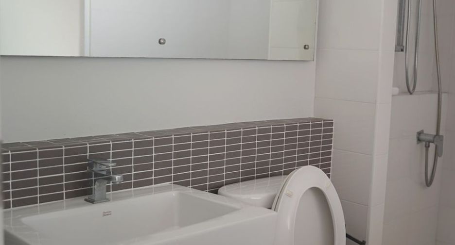 For sale 3 bedrooms townhouse in Khan Na Yao, Bangkok