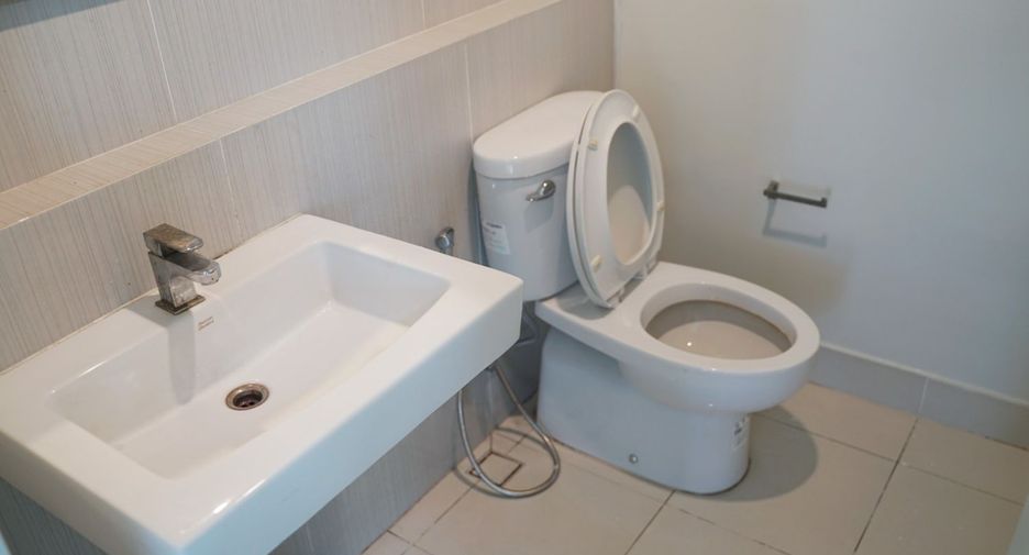 For sale 3 bedrooms townhouse in Khan Na Yao, Bangkok