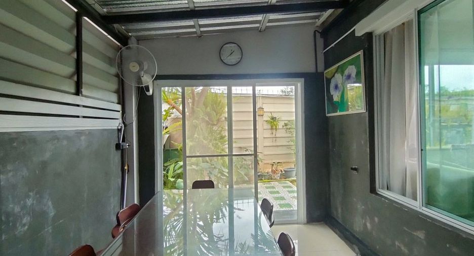 For rent 3 bedrooms house in San Kamphaeng, Chiang Mai