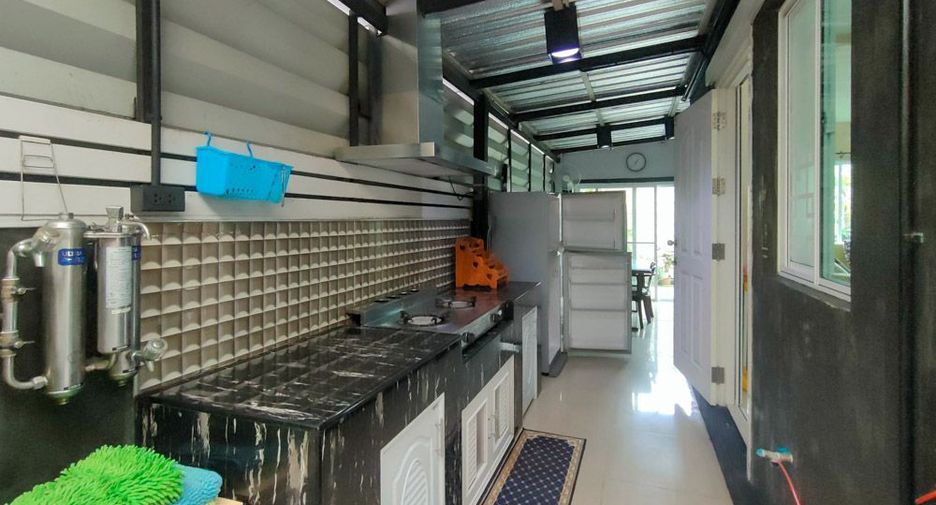 For rent 3 bedrooms house in San Kamphaeng, Chiang Mai