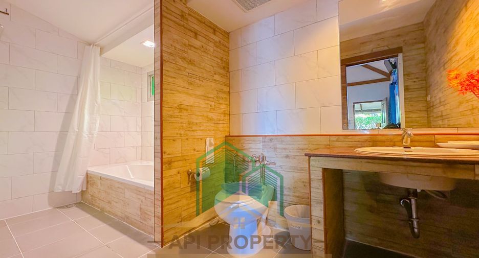 For sale 28 bedrooms villa in Mueang Chiang Mai, Chiang Mai