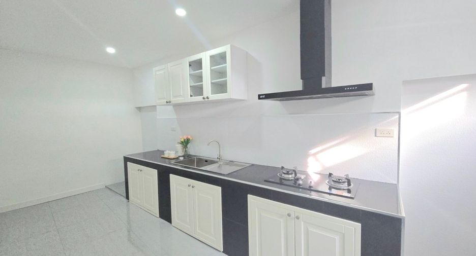 For sale 3 bedrooms house in Bang Lamung, Chonburi