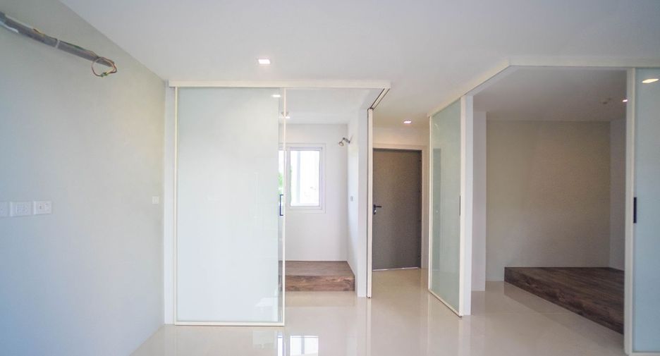 À vendre 2 chambres condo à Klaeng, Rayong