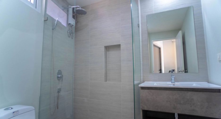À vendre 2 chambres condo à Klaeng, Rayong