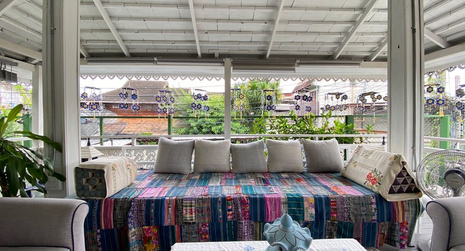 For rent 4 bedrooms house in Mueang Chiang Mai, Chiang Mai