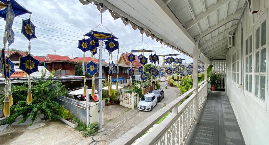 For rent 4 bedrooms house in Mueang Chiang Mai, Chiang Mai