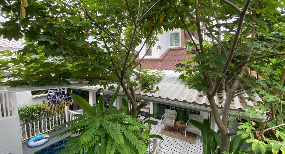For rent 4 bedrooms house in Mueang Chiang Mai, Chiang Mai