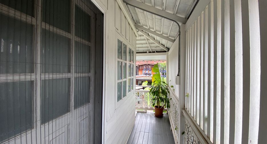 For rent 4 bedrooms house in Mueang Chiang Mai, Chiang Mai