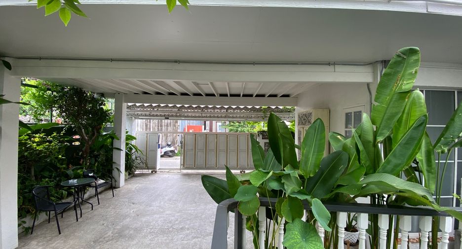 For rent 4 bedrooms house in Mueang Chiang Mai, Chiang Mai
