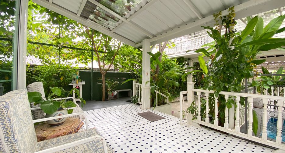 For rent 4 bedrooms house in Mueang Chiang Mai, Chiang Mai