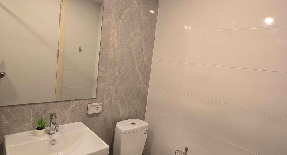 For sale 1 bed condo in Mueang Samut Prakan, Samut Prakan
