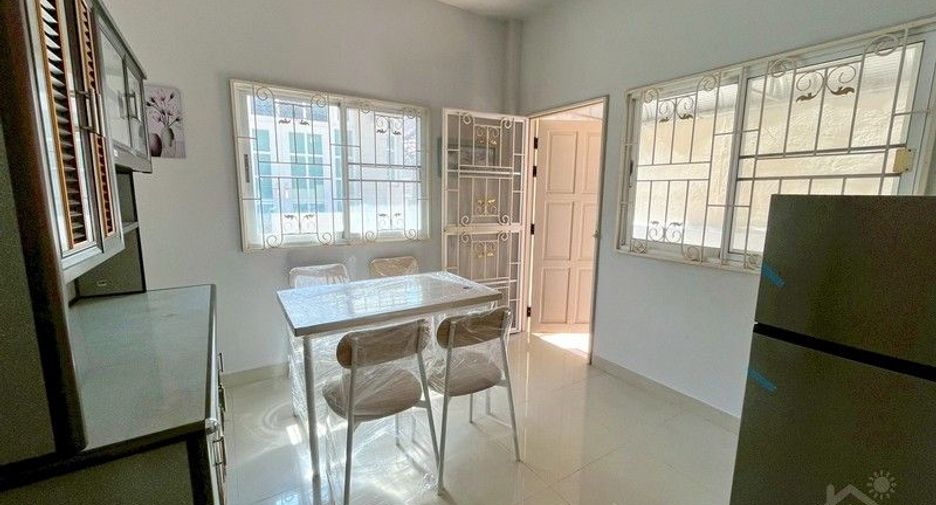 For rent 2 bedrooms house in Si Racha, Chonburi