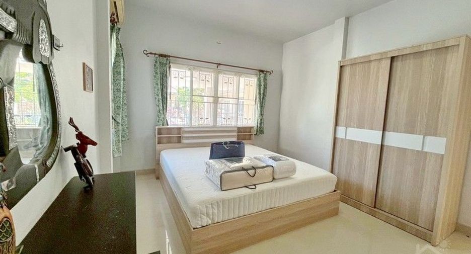For rent 2 bedrooms house in Si Racha, Chonburi