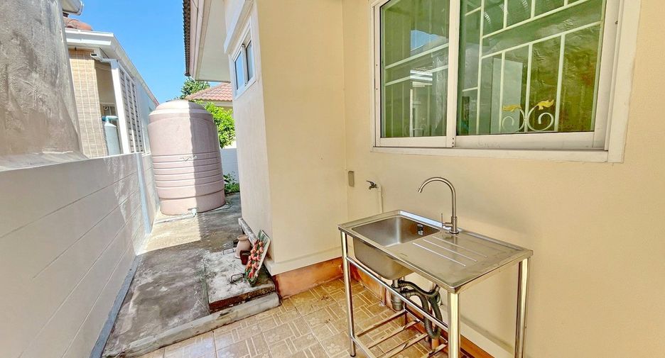For rent 2 bedrooms house in Si Racha, Chonburi