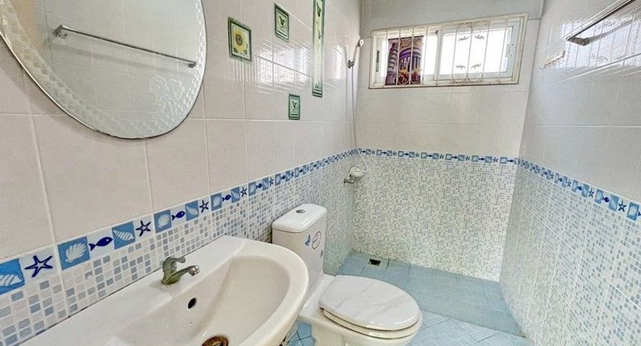 For rent 2 bedrooms house in Si Racha, Chonburi