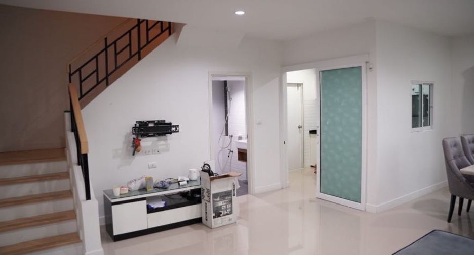 出租 3 卧室 独立屋 在 Lam Luk Ka, Pathum Thani