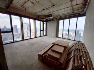 For sale 4 bed condo in Khlong Toei, Bangkok