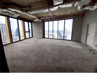 For sale 4 bed condo in Khlong Toei, Bangkok