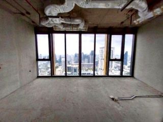 For sale 4 bed condo in Khlong Toei, Bangkok