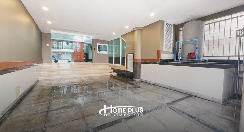Reihenhaus zum Kauf mit 6 Zimmer in Wang Thonglang, Bangkok