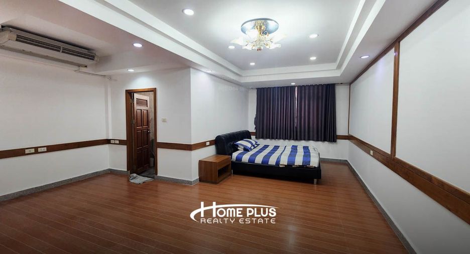 Reihenhaus zum Kauf mit 6 Zimmer in Wang Thonglang, Bangkok