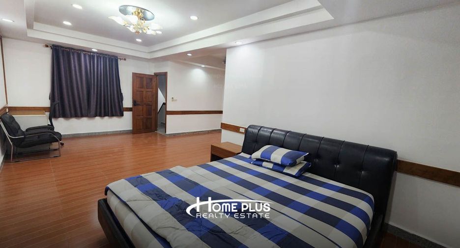 Reihenhaus zum Kauf mit 6 Zimmer in Wang Thonglang, Bangkok