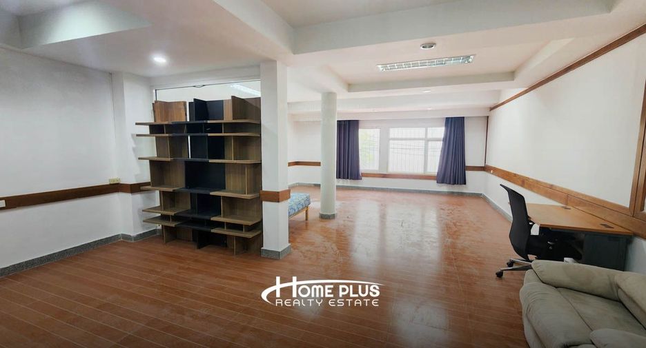 Reihenhaus zum Kauf mit 6 Zimmer in Wang Thonglang, Bangkok