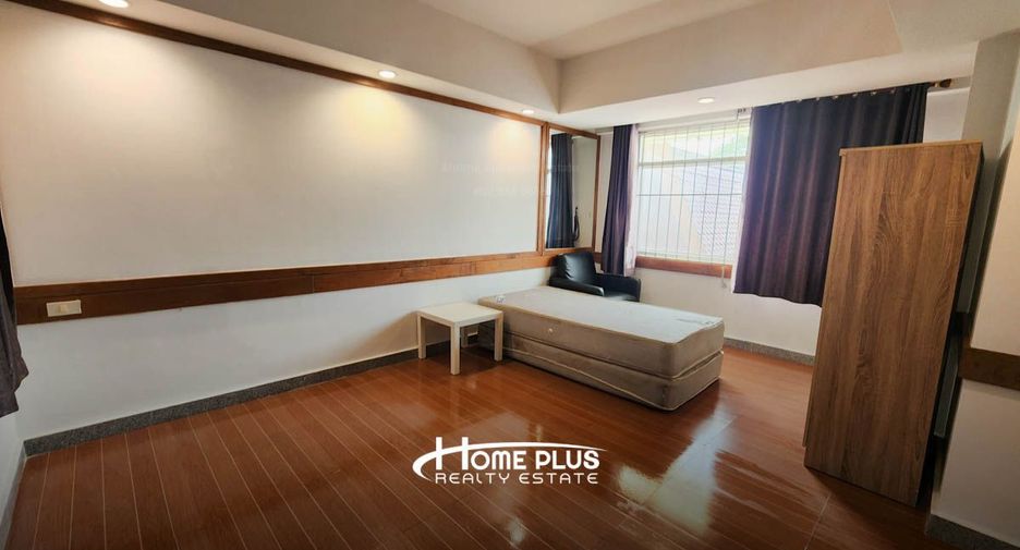 Reihenhaus zum Kauf mit 6 Zimmer in Wang Thonglang, Bangkok