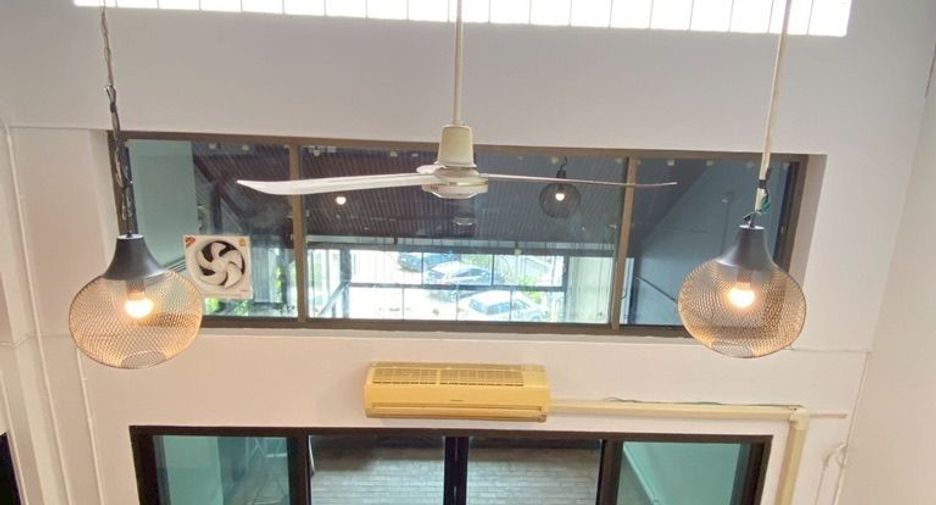 For rent 3 bedrooms retail Space in Mueang Chiang Mai, Chiang Mai