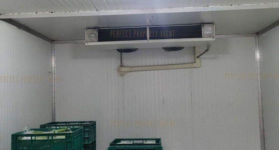 For sale warehouse in Khlong Toei, Bangkok
