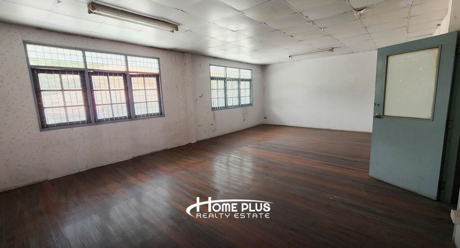 For rent and for sale 4 bedrooms warehouse in Pak Kret, Nonthaburi