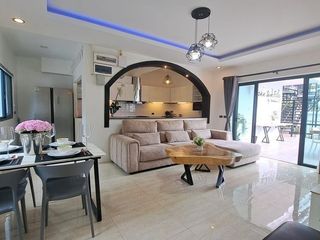For rent and for sale 6 bedrooms villa in Na Jomtien, Pattaya