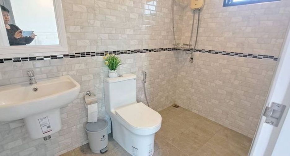 À louer et à vendre 6 chambres villa à Sattahip, Chonburi