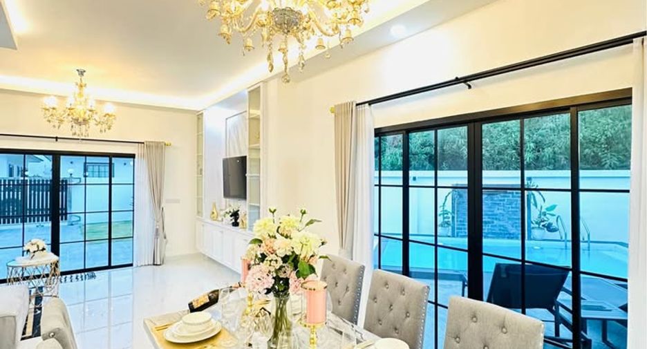 For sale 4 bedrooms house in Bang Lamung, Chonburi