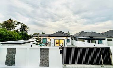 For sale 4 bedrooms house in Bang Lamung, Chonburi