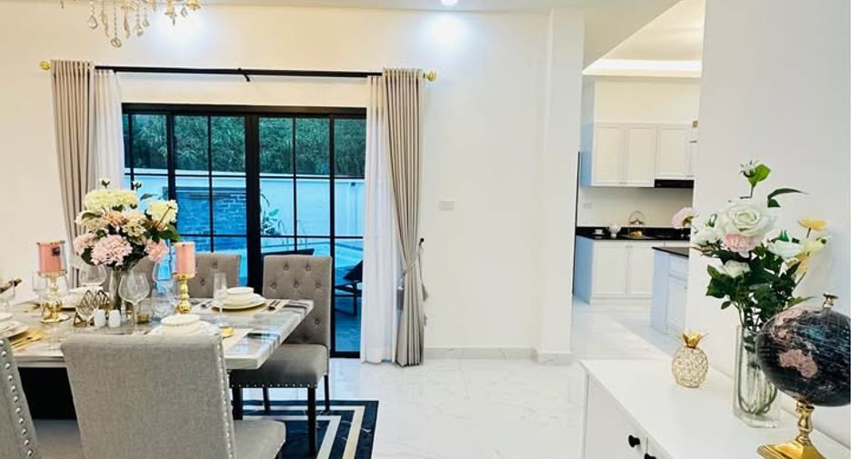 For sale 4 bedrooms house in Bang Lamung, Chonburi