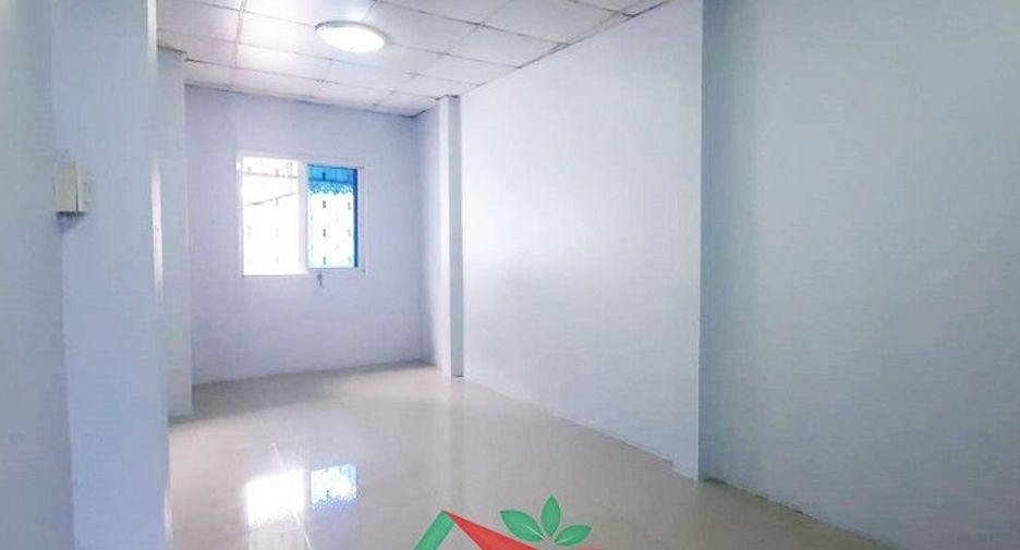 Casa adosada en venta de 5 habitaciones en Krathum Baen, Samut Sakhon