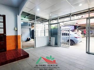 Продажа 5 спальни таунхаус в Krathum Baen, Самутсакхон