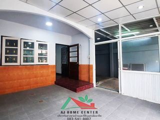 Продажа 5 спальни таунхаус в Krathum Baen, Самутсакхон