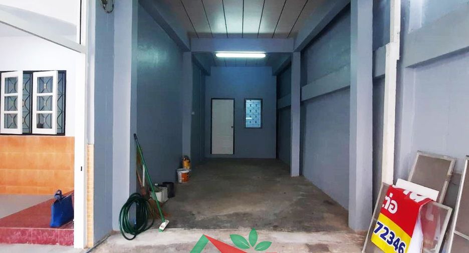 Casa adosada en venta de 5 habitaciones en Krathum Baen, Samut Sakhon