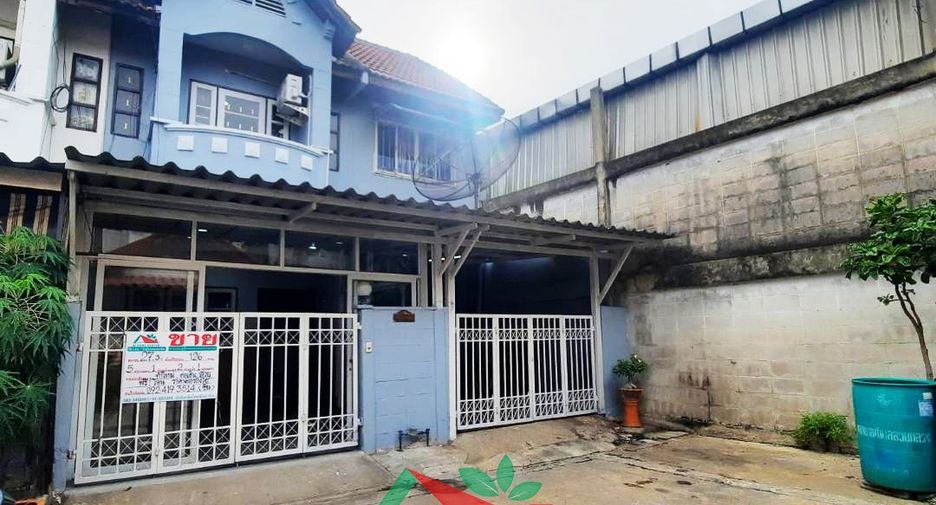 Casa adosada en venta de 5 habitaciones en Krathum Baen, Samut Sakhon