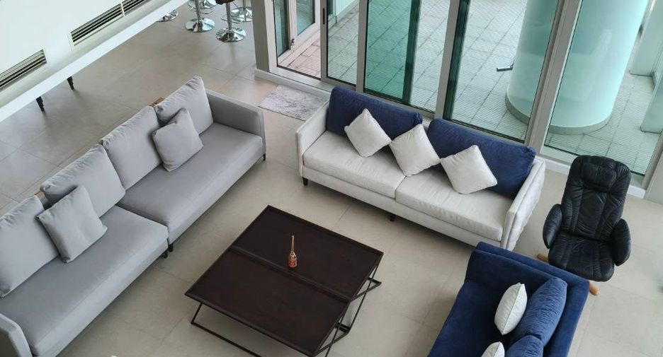 For rent 3 ベッドルーム condo in Sathon, Bangkok