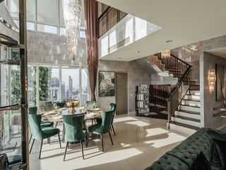 For rent 4 bedrooms condo in Pathum Wan, Bangkok