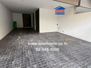 For rent 4 bedrooms townhouse in Mueang Samut Prakan, Samut Prakan