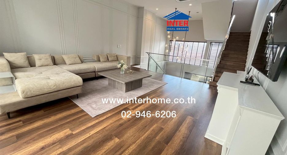 For rent 4 bedrooms townhouse in Mueang Samut Prakan, Samut Prakan