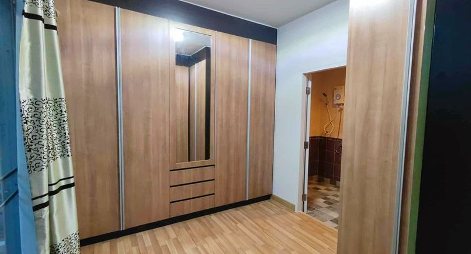 Продажа 3 спальни дом в Si Racha, Чонбури