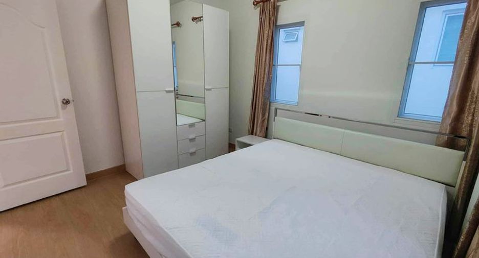 Продажа 3 спальни дом в Si Racha, Чонбури